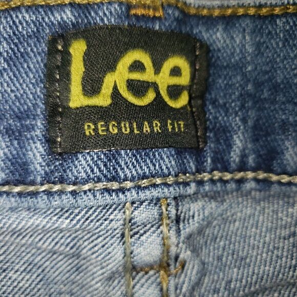 Lee Men’s 36×34 Straight Leg Superior Comfort Stretch Jeans | Regular Fit - Picture 6 of 9